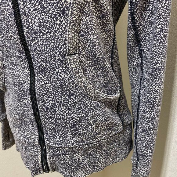 Lululemon Scuba Full Zip Hoodie Size 8 - Picture 4 of 11